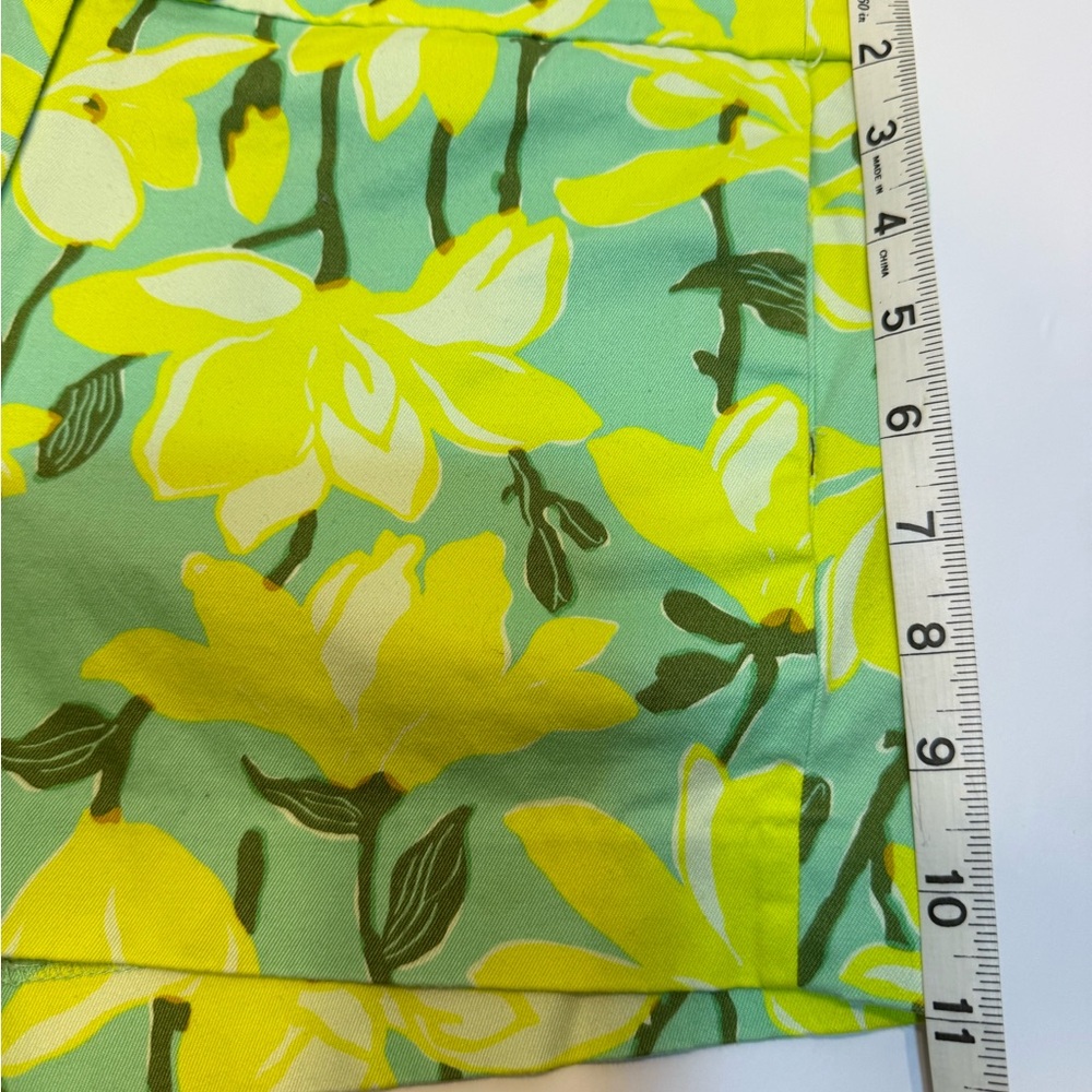 J. Crew Chino Shorts Mid Rise Floral Green Yellow Cotton Women Size 10 Like New - Picture 10 of 12